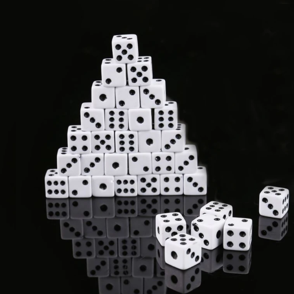 Hracie kocky - mini, 5mm - biele/čierne - 15 kusov - Image 3
